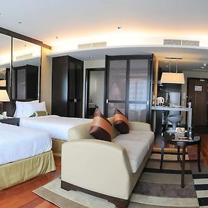 One Bedroom Studio Suite Twin Bed